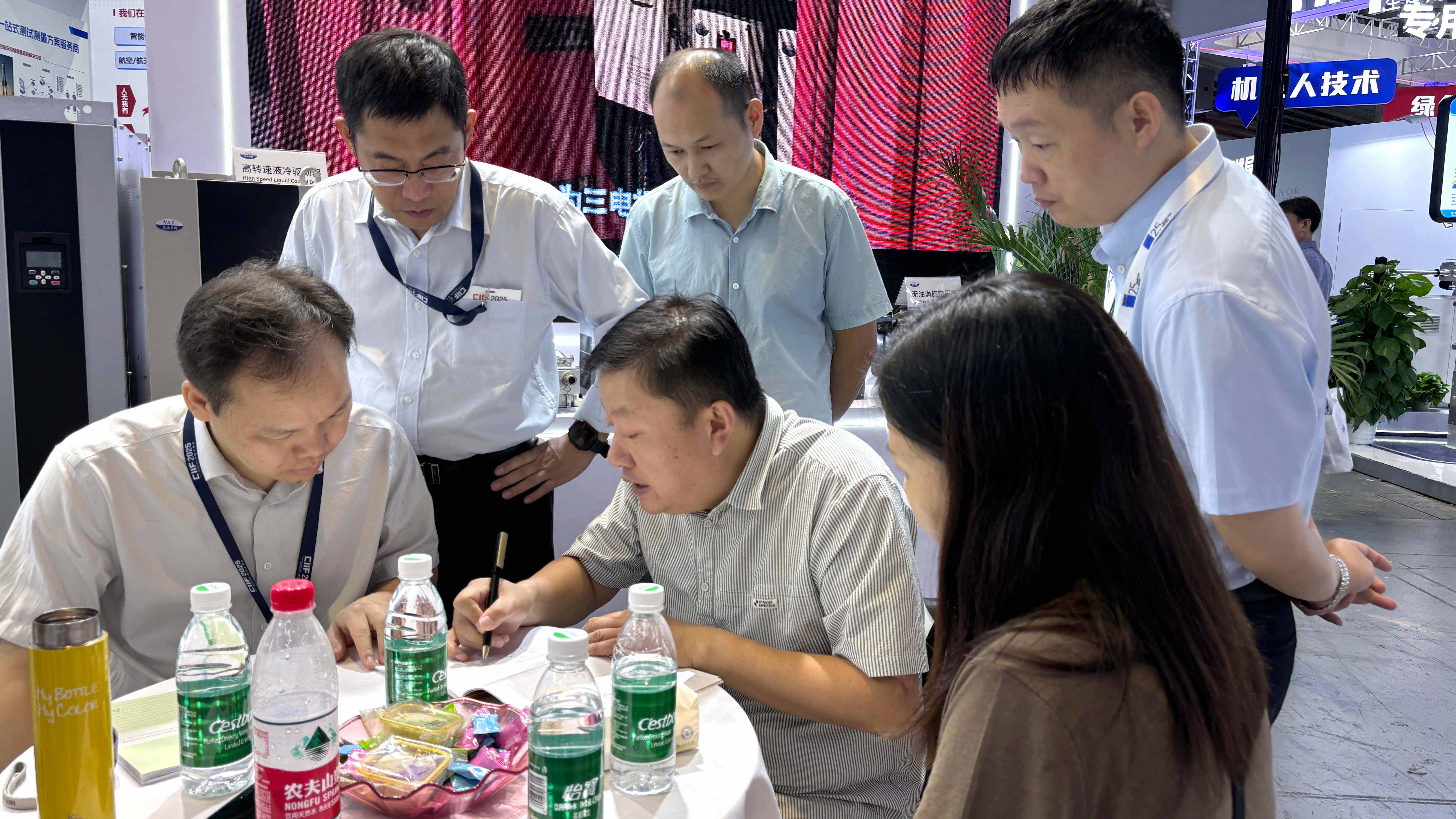 蓝海华腾2025上海工博会圆满收官! 蓝海华腾2025上海工博会圆满收官!