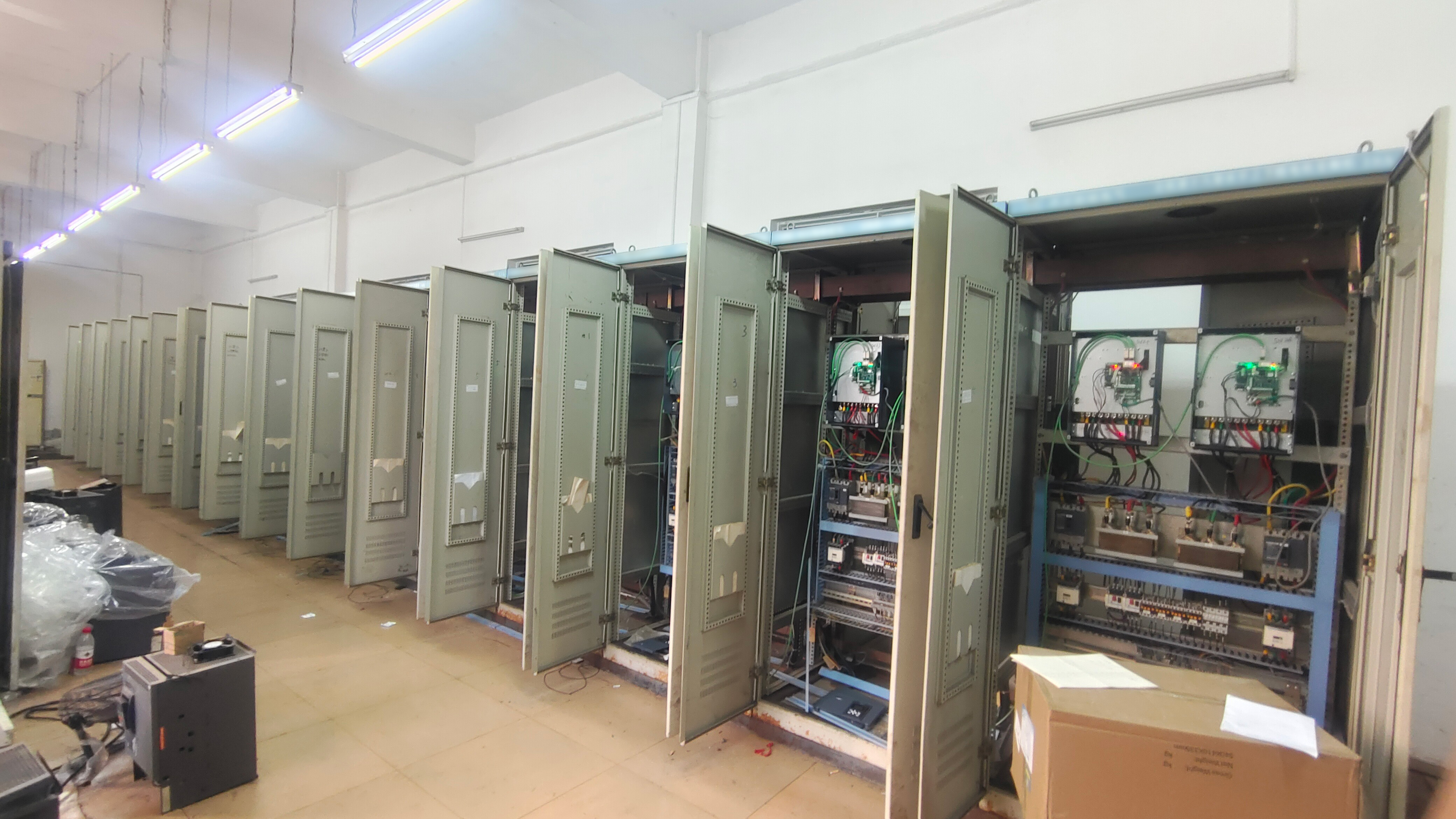 蓝海华腾V9-H系列变频器:助力钢厂1250冷弯机组生产线“焕新升级”! 蓝海华腾V9-H系列变频器:助力钢厂1250冷弯机组生产线“焕新升级”!